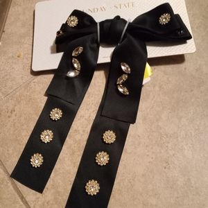 Barrett W Embellishments